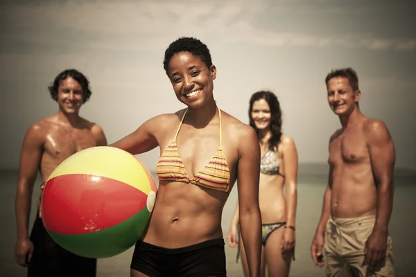 Adults on tropical beach — Stock Photo, Image