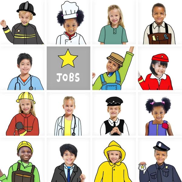 Mnohonárodnostní skupiny dětí s různými pojmy pracovní místa — Stock fotografie