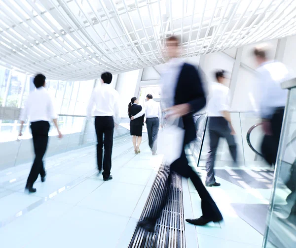 Gente de negocios en movimiento — Foto de Stock