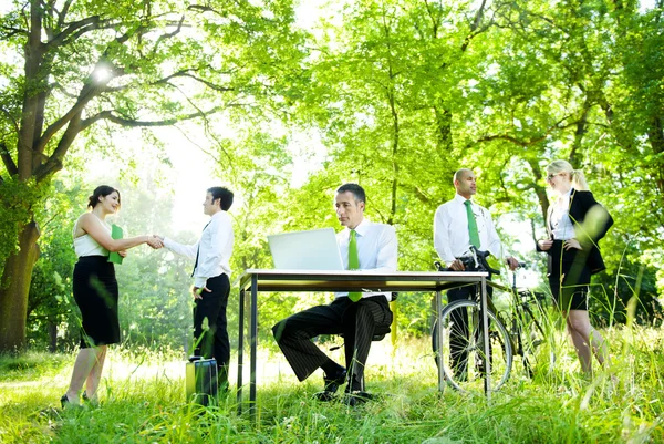 Gente de negocios trabajando — Foto de Stock