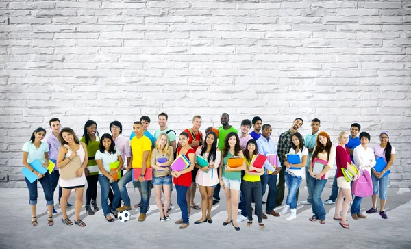 Gemengde leeftijd en Race studenten — Stockfoto