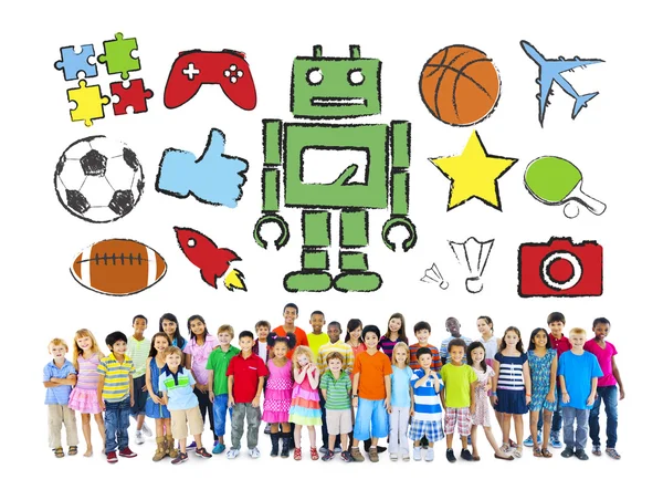 Multietniskt grupp barn med aktiviteter — Stockfoto