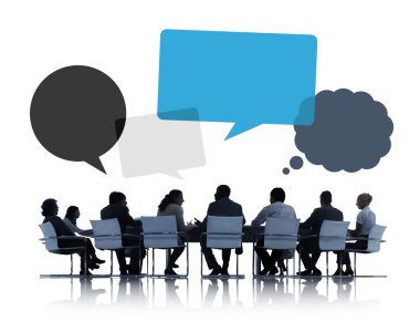 Konuşma balonları ile tartışırken iş adamları