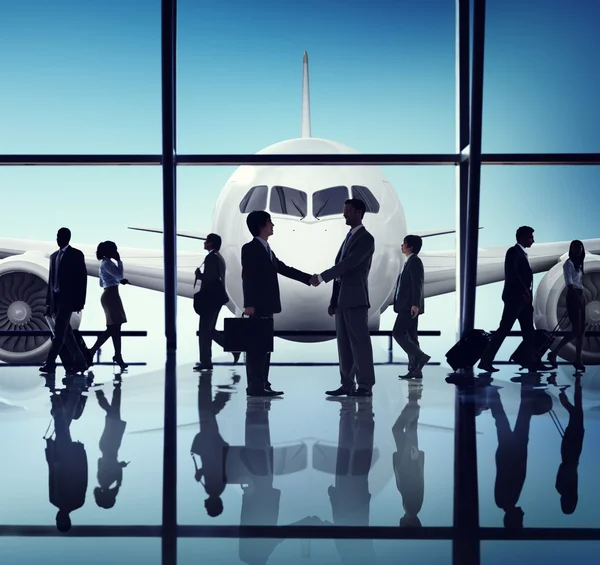 Business People Handshake in Airport — Stock Photo, Image