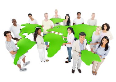 Dünya Haritası tutan insanlar