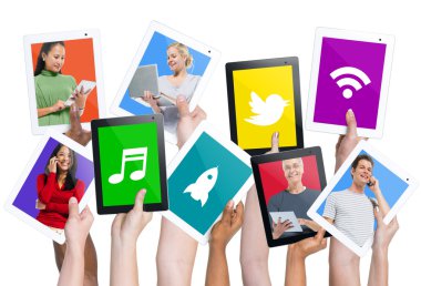 руки, що тримає цифрових планшетів