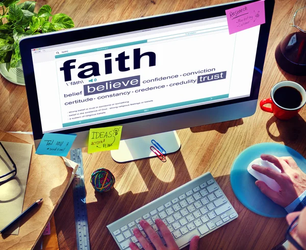 Man Reading the Definition of Faith — Stock Photo, Image