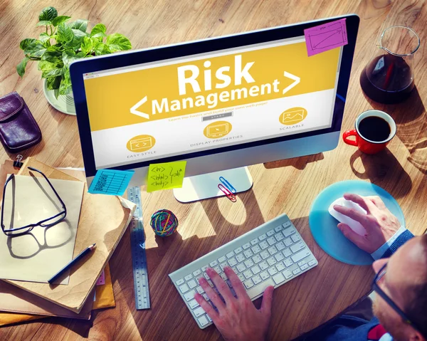 Computer with Risk Management Concept — Stock Photo, Image