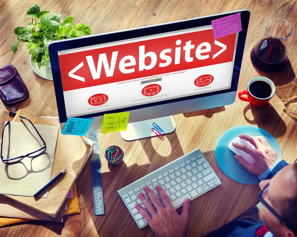 Empresario en la computadora con el concepto del Web site — Foto de Stock