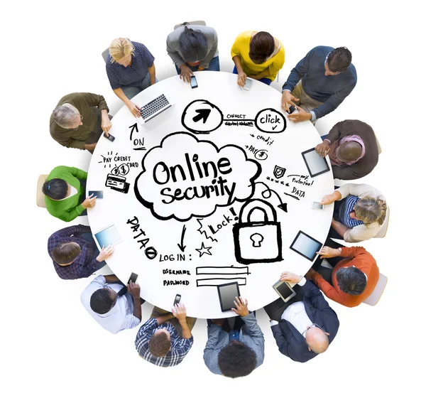 Persone con concetto di sicurezza online — Foto Stock