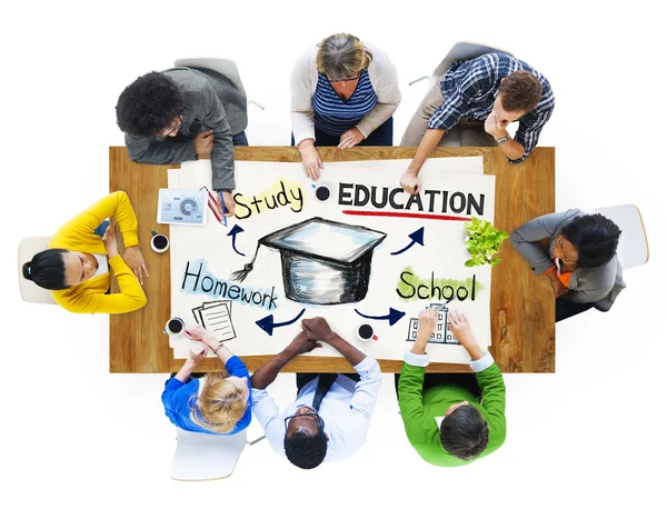 Pessoas de negócios com conceito de educação — Fotografia de Stock