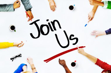 İnsanlar davet hakkında tartışıyor