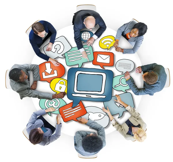Grupo de Personas con Símbolo de Tecnología — Foto de Stock