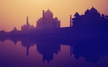 Grand Taj Mahal
