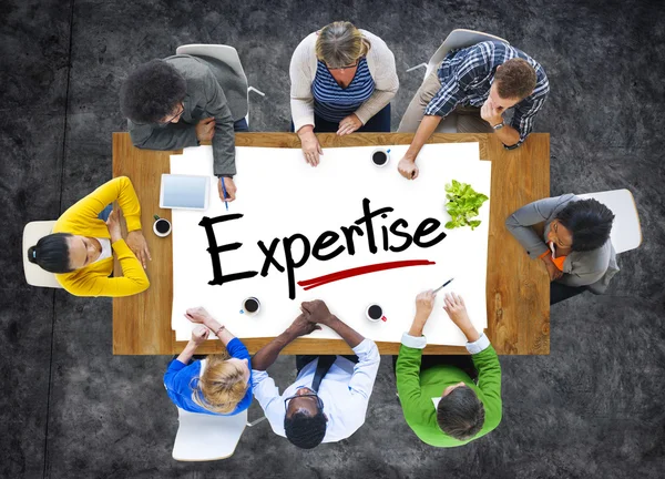 Mensen bespreken over Expertise — Stockfoto