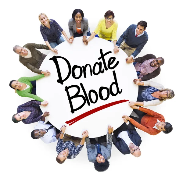 Persone e testi donano sangue — Foto Stock