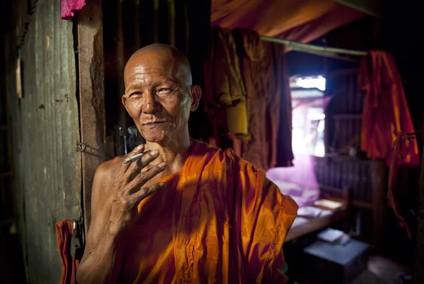 Monk Manastırı yasaktır — Stok fotoğraf