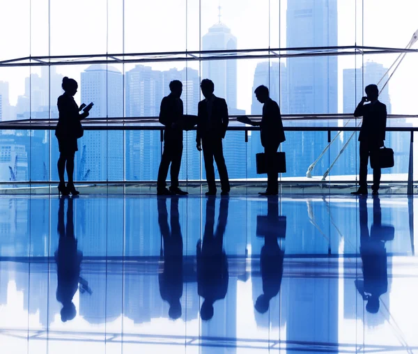 Gruppe von Geschäftsleuten das Büro — Stockfoto