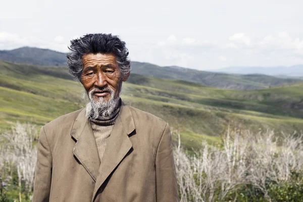 Mongolisk Man i fält — Stockfoto