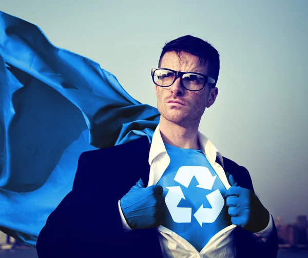 Superheld met Recycling symbool — Stockfoto