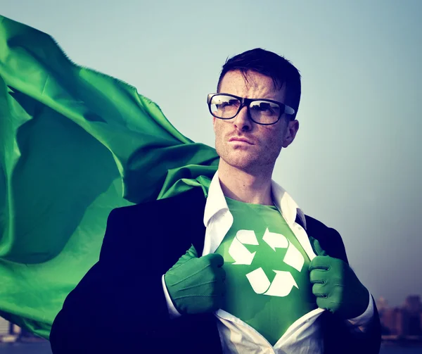 Superheld met Recycling symbool — Stockfoto