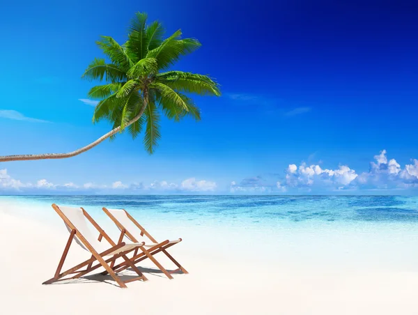 Paradise Beach and Beach Chairs — Stock Photo, Image