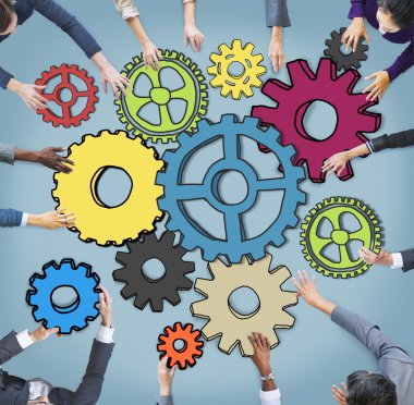 Cog sembolleri bulunan iş adamları