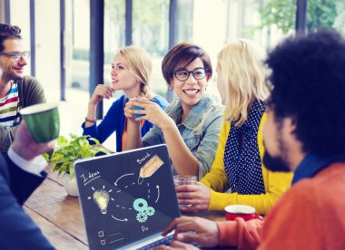 arkadaşlar kahve molası