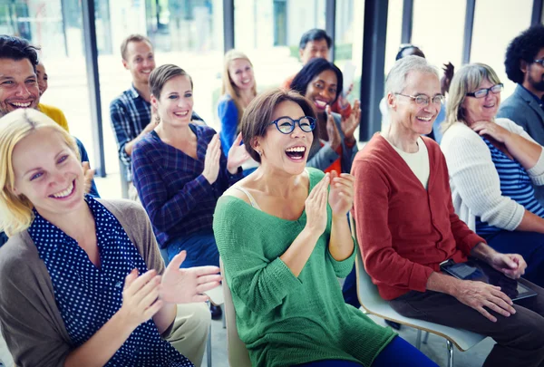 Gruppe von Personen im Seminar — Stockfoto