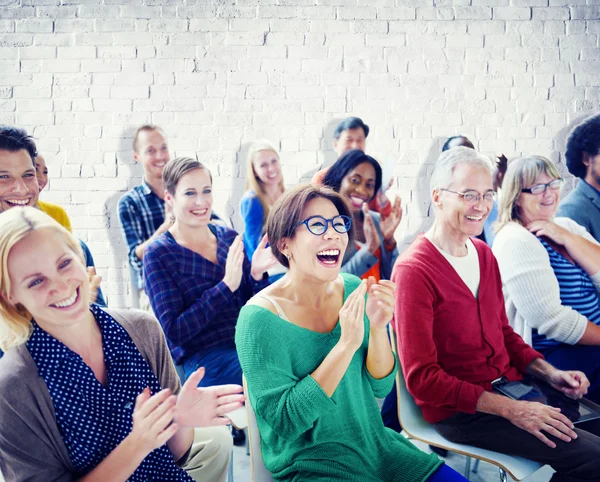 Grupp människor i seminarium — Stockfoto