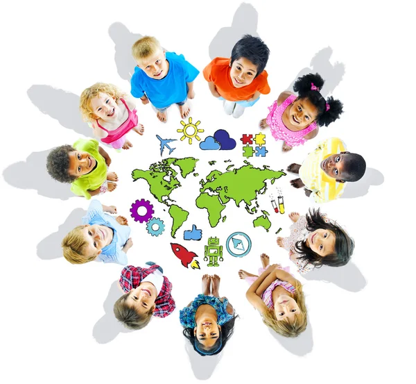 Barn med värld-koncept — Stockfoto