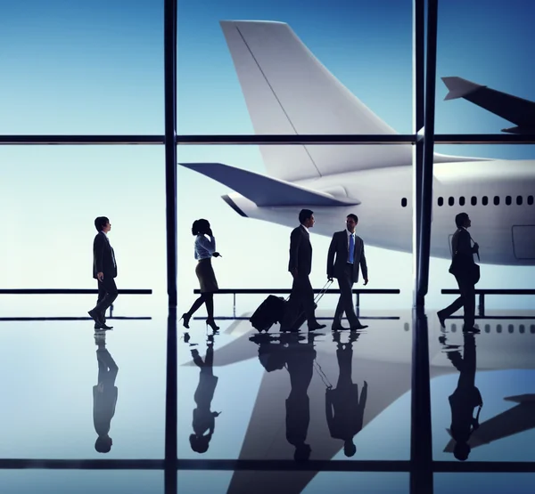 Gente de negocios en el aeropuerto — Foto de Stock