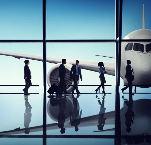 Gente de negocios con avión —  Fotos de Stock