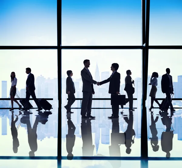 Silhouetten van Business mensen Handshake — Stockfoto