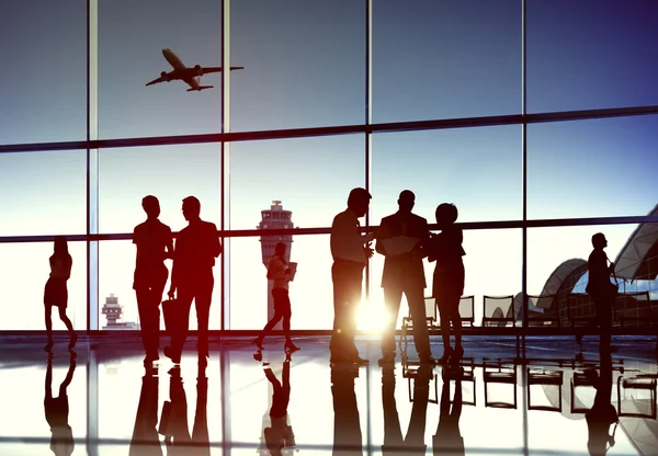 Gente de negocios en aeropuerto —  Fotos de Stock