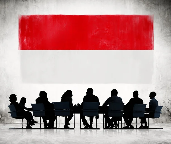 ビジネスの方々 とインドネシアの旗 — ストック写真