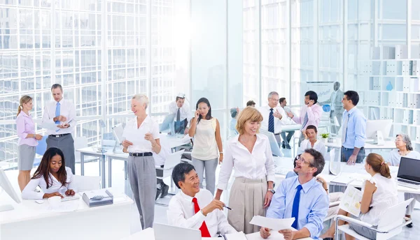 Setkání podnikatelů v kanceláři — Stock fotografie
