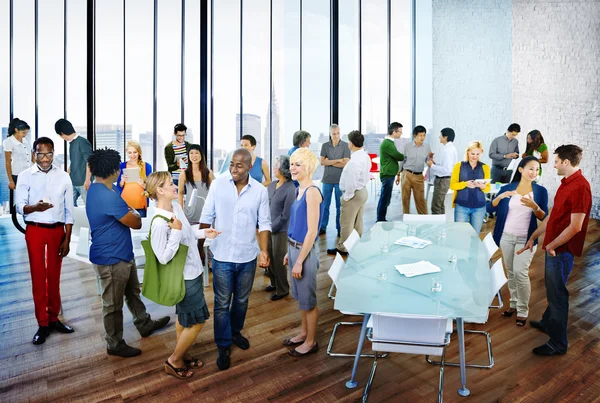 Groep van mensen vergadering in het kantoor — Stockfoto