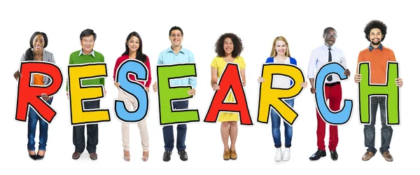 People Holding Palabra de investigación — Foto de Stock