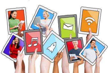 Tabletler ve sosyal ağ tutan insanlar