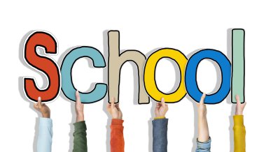 Ellerini tutarak okul