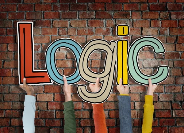 Ruce držící slovo logika — Stock fotografie