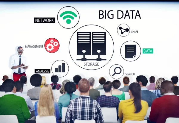 Personnes en séminaire avec Big Data — Photo