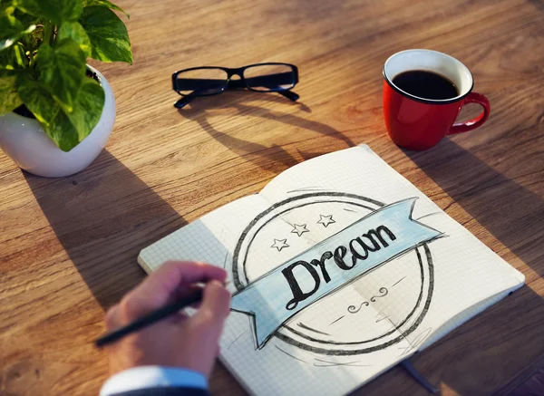 Homem escrevendo a palavra "Sonho " — Fotografia de Stock