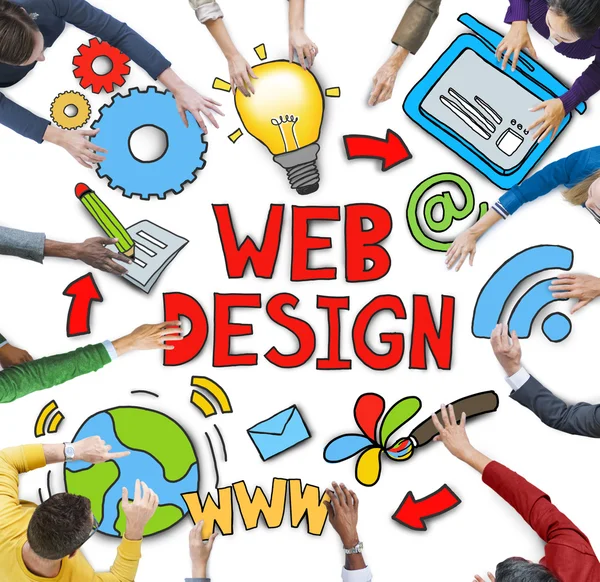 Diversas pessoas discutindo sobre Web Design — Fotografia de Stock
