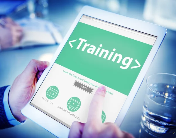 Man bedrijf tablet met on line Training — Stockfoto