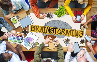 farklı insanlar beyin fırtınası