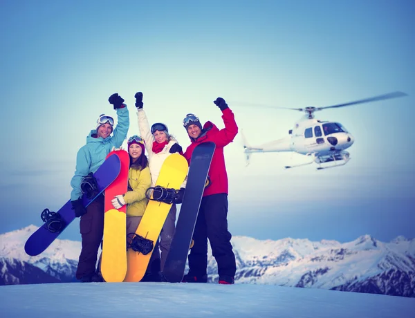 Snowboarder auf dem Gipfel des Berges — Stockfoto