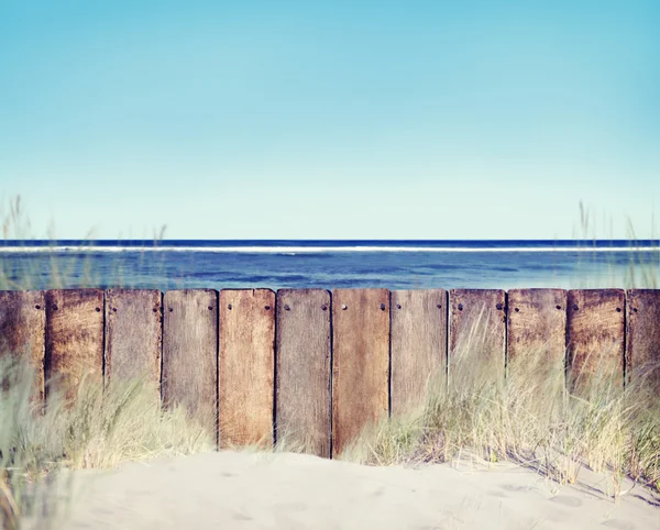 篱笆上海滩 — 图库照片