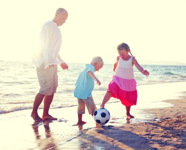 Babası kızı ve oğlu Beach kavramı